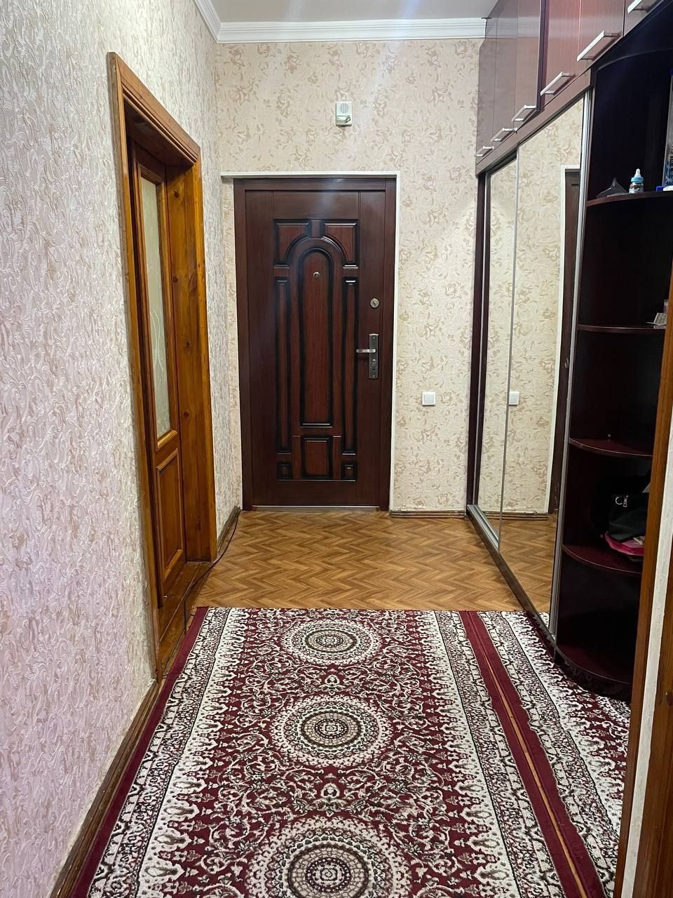 Продаётся на Карасу-1 4ком