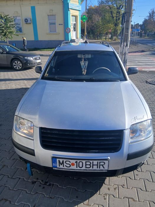 Vand masina in stare buna.