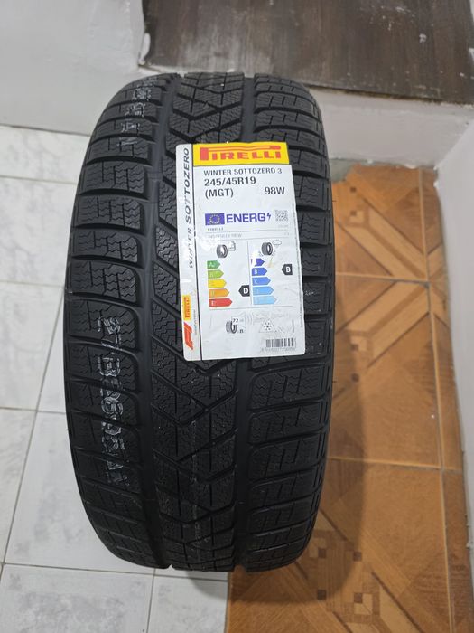 Vând cauciucuri iarna Pirelli noi!