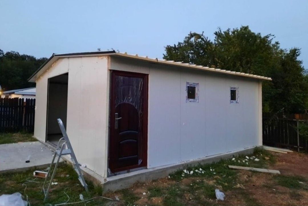 Garaje auto din structura metalica si panou sandwich termoizolant, dim