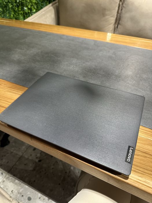 Lenovo V14-IGL (82C2)