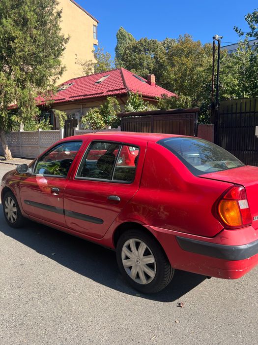 Renault CLIO-2004