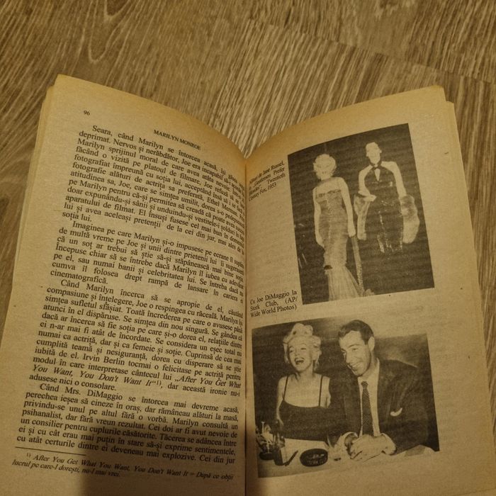 Carte cu  Marliyn Monroe