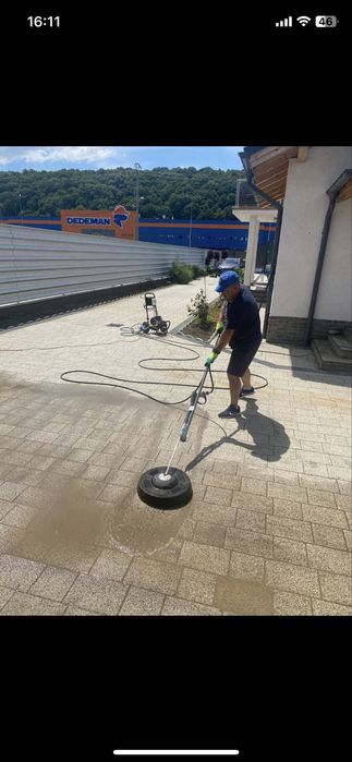 Vand domenii servicii de spalat panouri fotovoltaaice solare perii sit