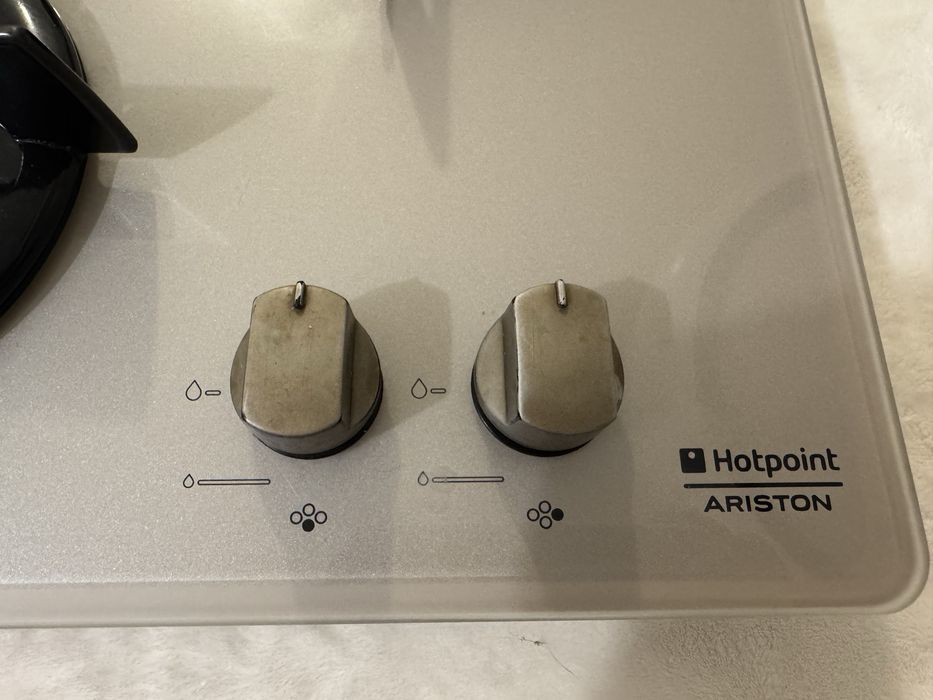 Plita pe Gaz Incorporabila Hotpoint-Ariston Sticla cu 4 Arzatoare