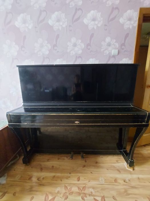 Пианино , клавишный инструмент