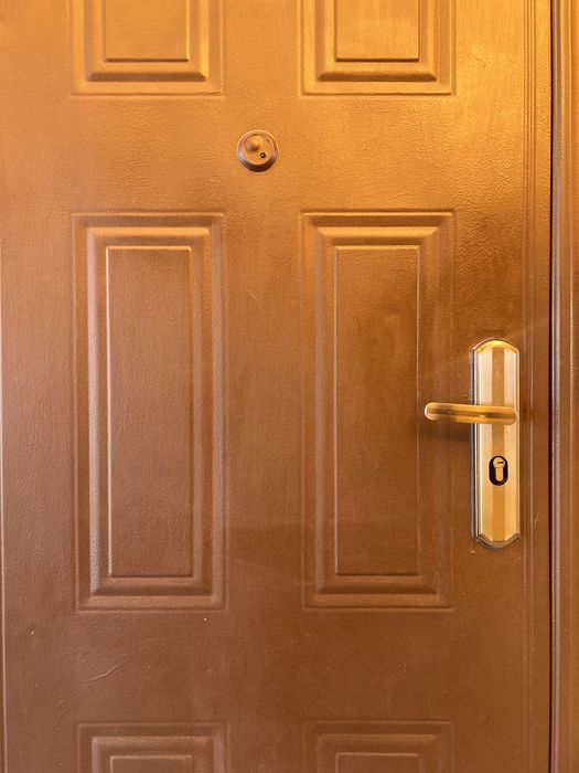 Есіктер сатылады!!! Жағдайы өте жақсы Тез арада!