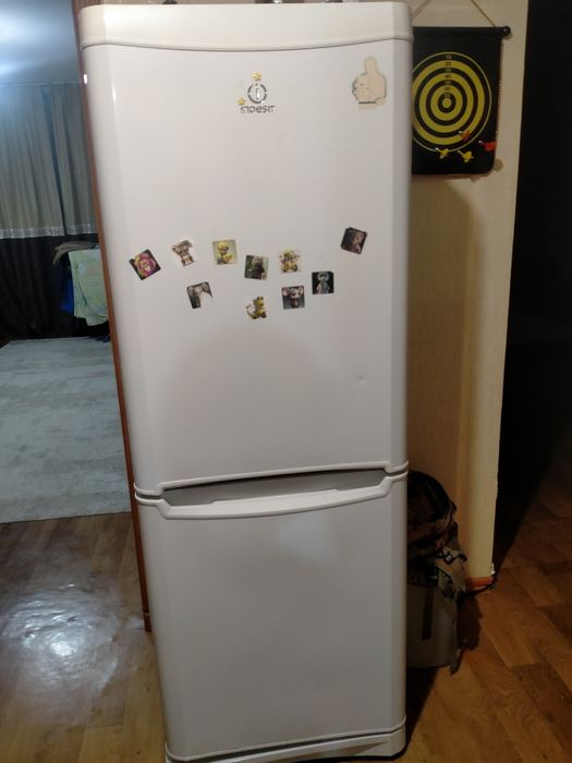Продам не рабочий холодильник