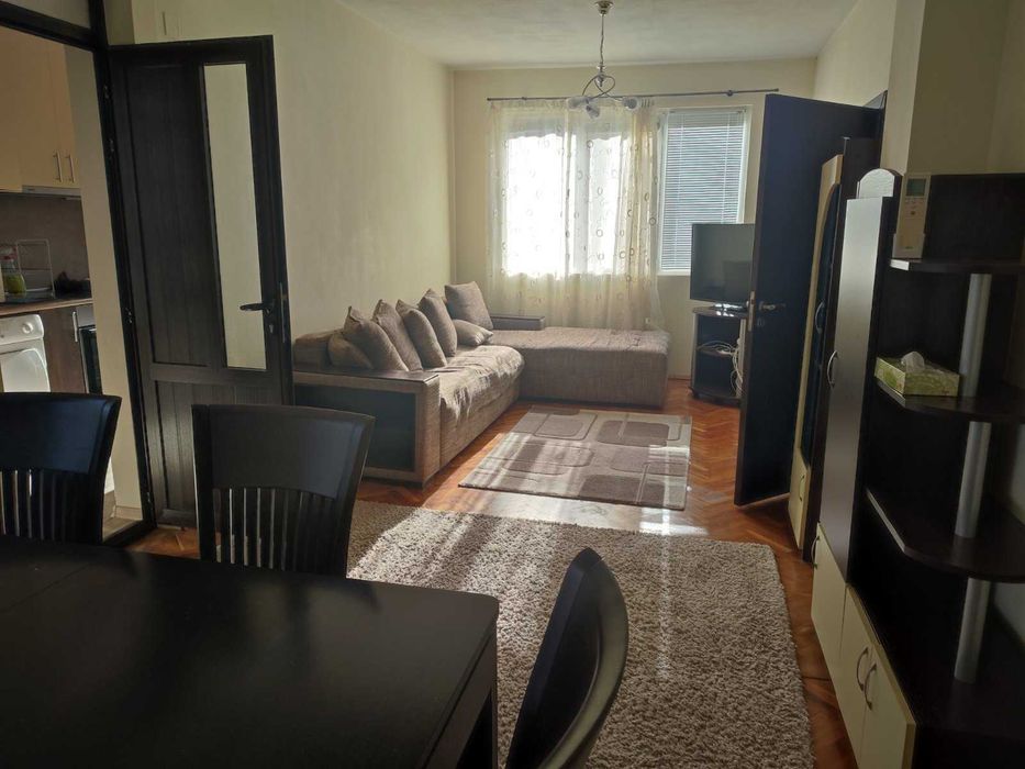 Tристаен апартамент - Център