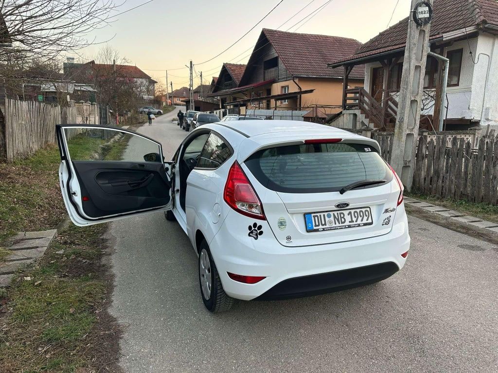 Vând Ford Fiesta 2016