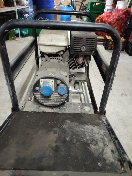 Generator Honda pe benzina