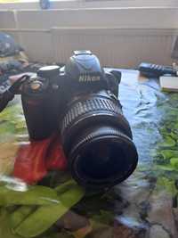 Vând camera foto Nikon D3100