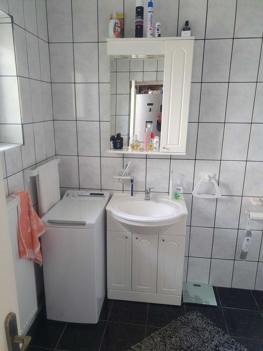 Vând mască baie + lavoar cu baterie + dulap cu oglindă, în stare bună