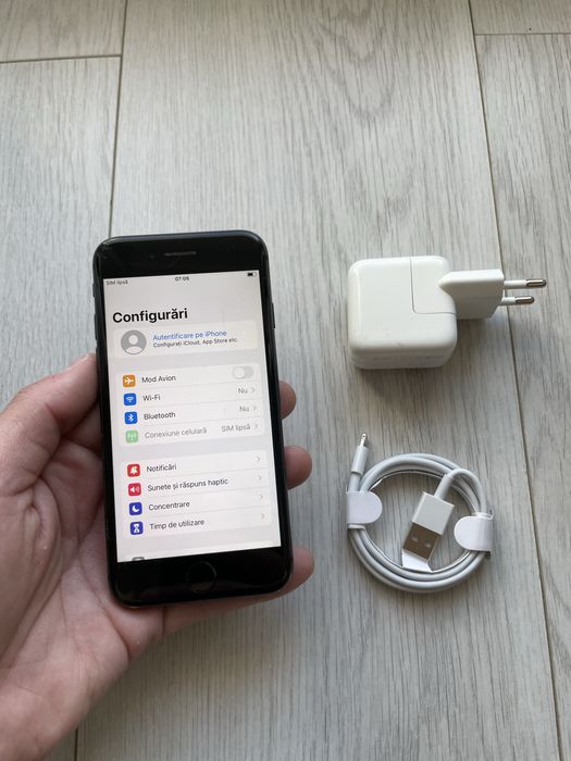 • Iphone 8 • Black •