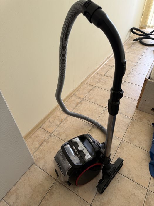 Miele кабелна прахосмукачка  boost cx1 active