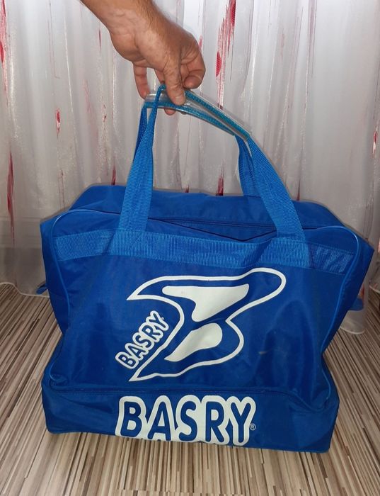 Geantă voiaj cu fund dublu.