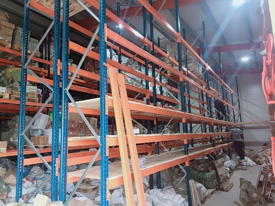 Rafturi metalice industriale
