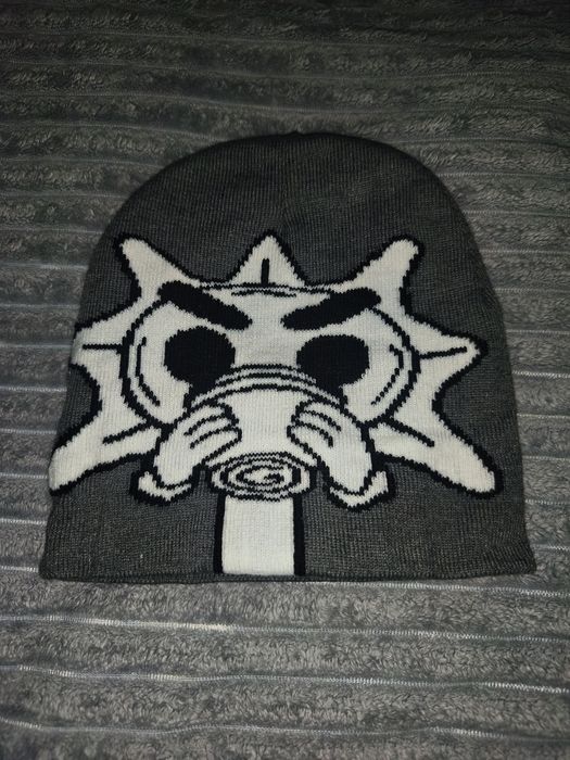 Шапки.         .