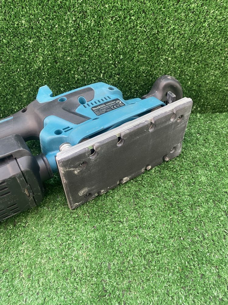 Безчетков виброшлайф с регулаж на оборотите Makita DBO380