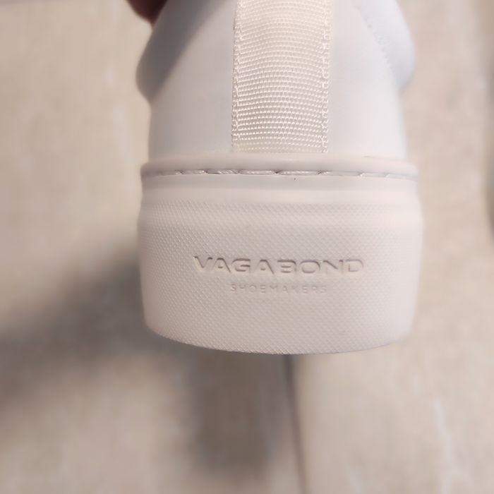 Vând adidași - VAGABOND