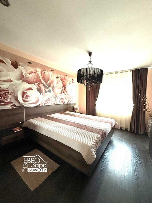 Масивна, обзаведена къща, с панорамна гледка в с.Змейово