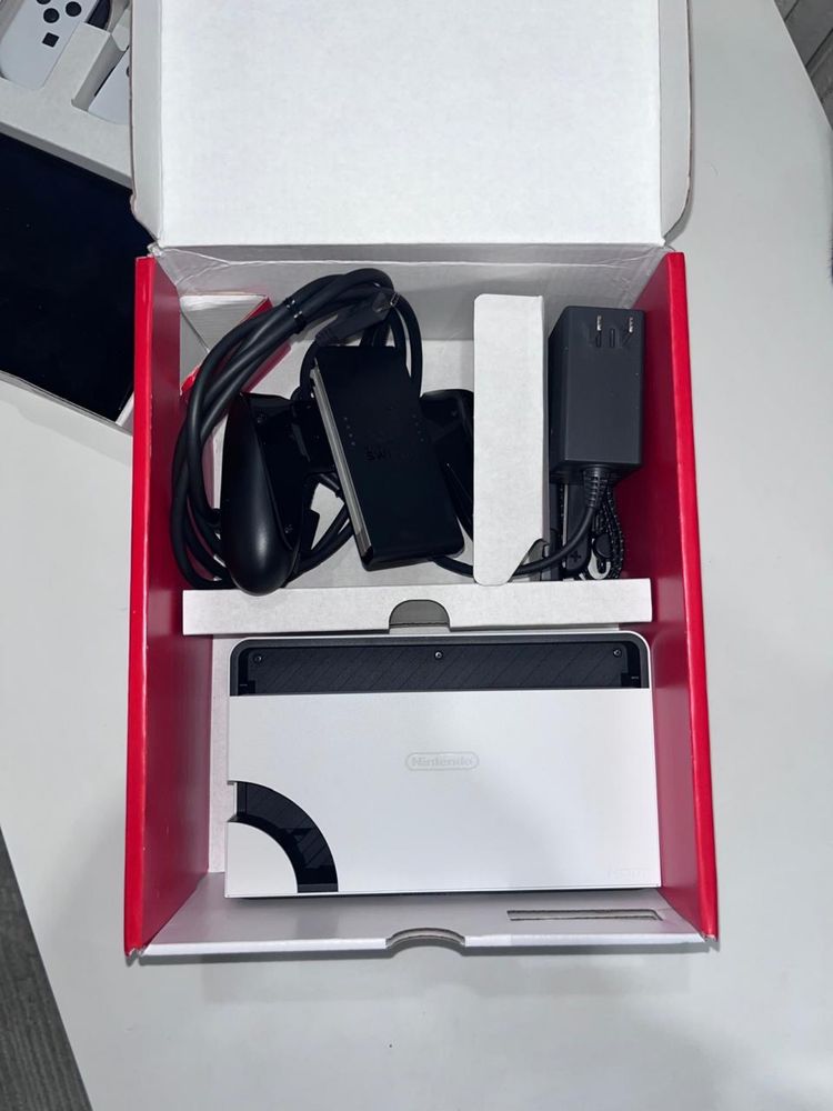 Nintendo switch oled белый