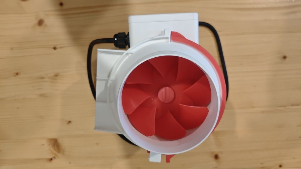 Вытяжной вентилятор 100мм