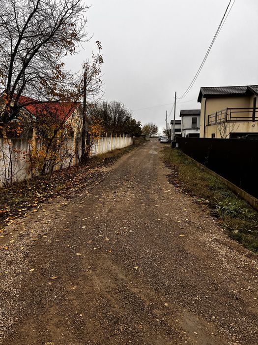 Vand teren intravilan 1000 mp