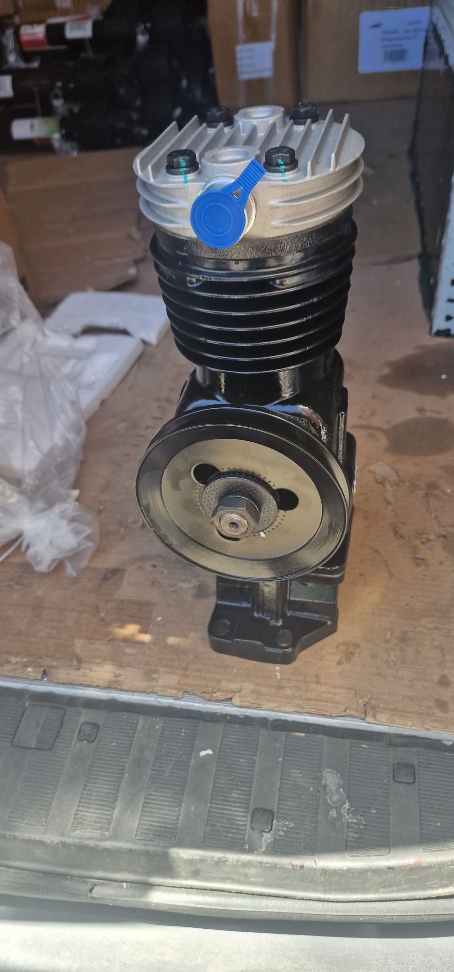 Compresor aer ttttttt u 650 preț 1250 lei cu tva nou se poate trimite
