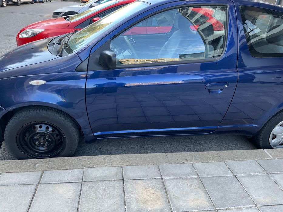 Тойота Ярис, 2000г.