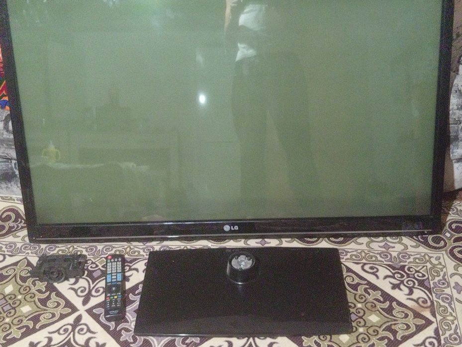 телевизор LG б/у 107[42] см