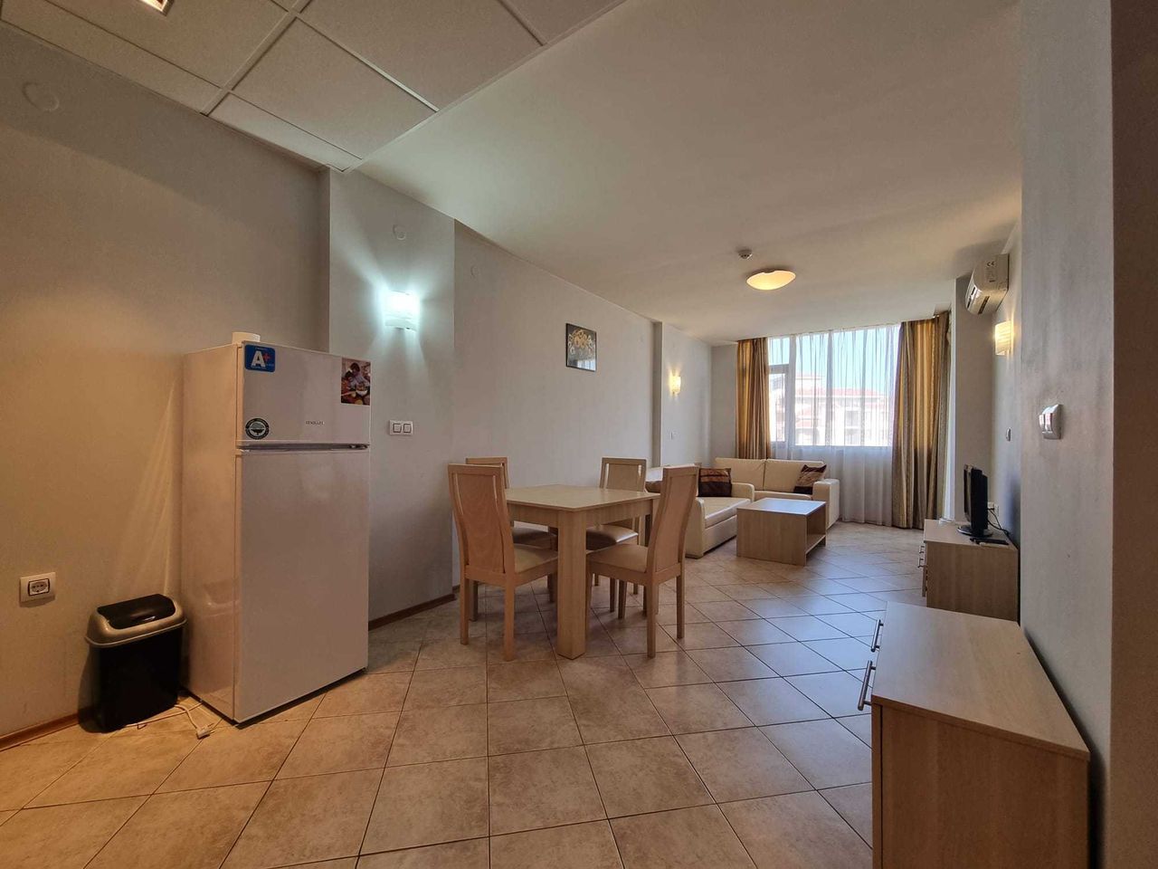Продава се Двустаен апартамент в к.к. Слънчев бряг - 72 кв.м за 1021 €/кв.м - Снимка #2