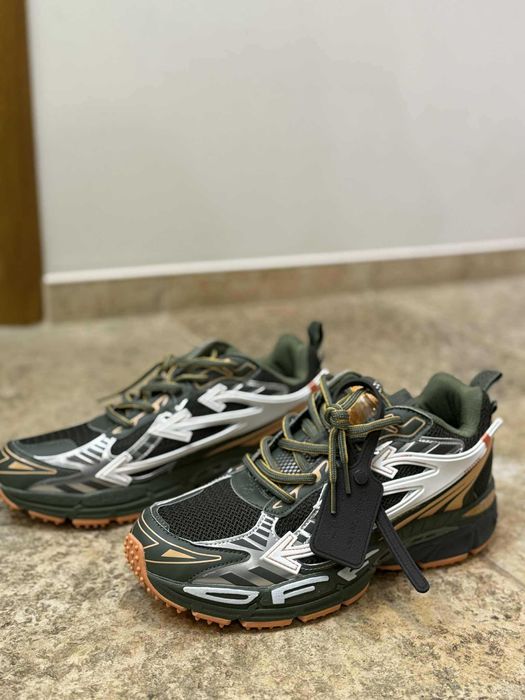 Off White Be Right Back