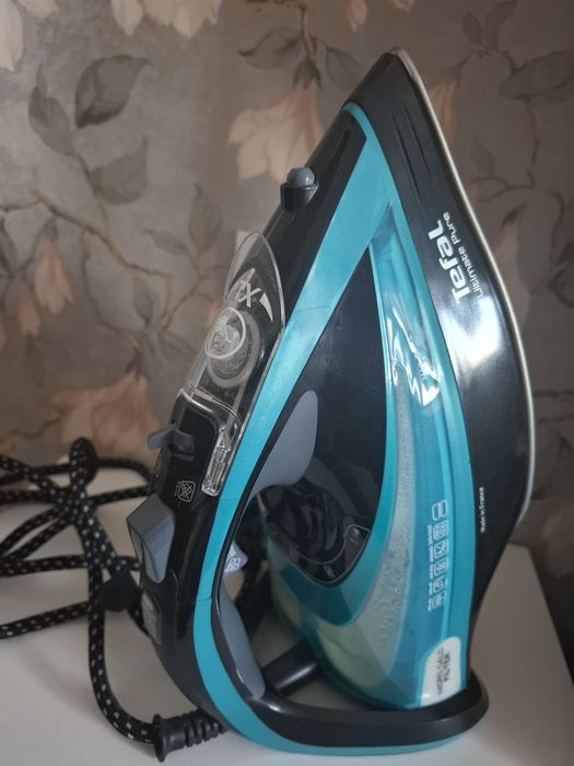 Продам утюг Tefal
