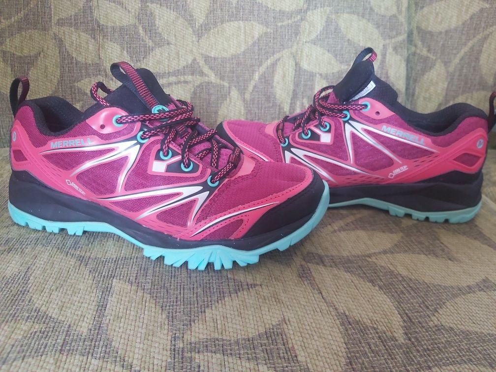 Туристически дамски обувки Merrell GTX