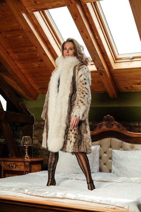 Haina lunga din blana de lynx