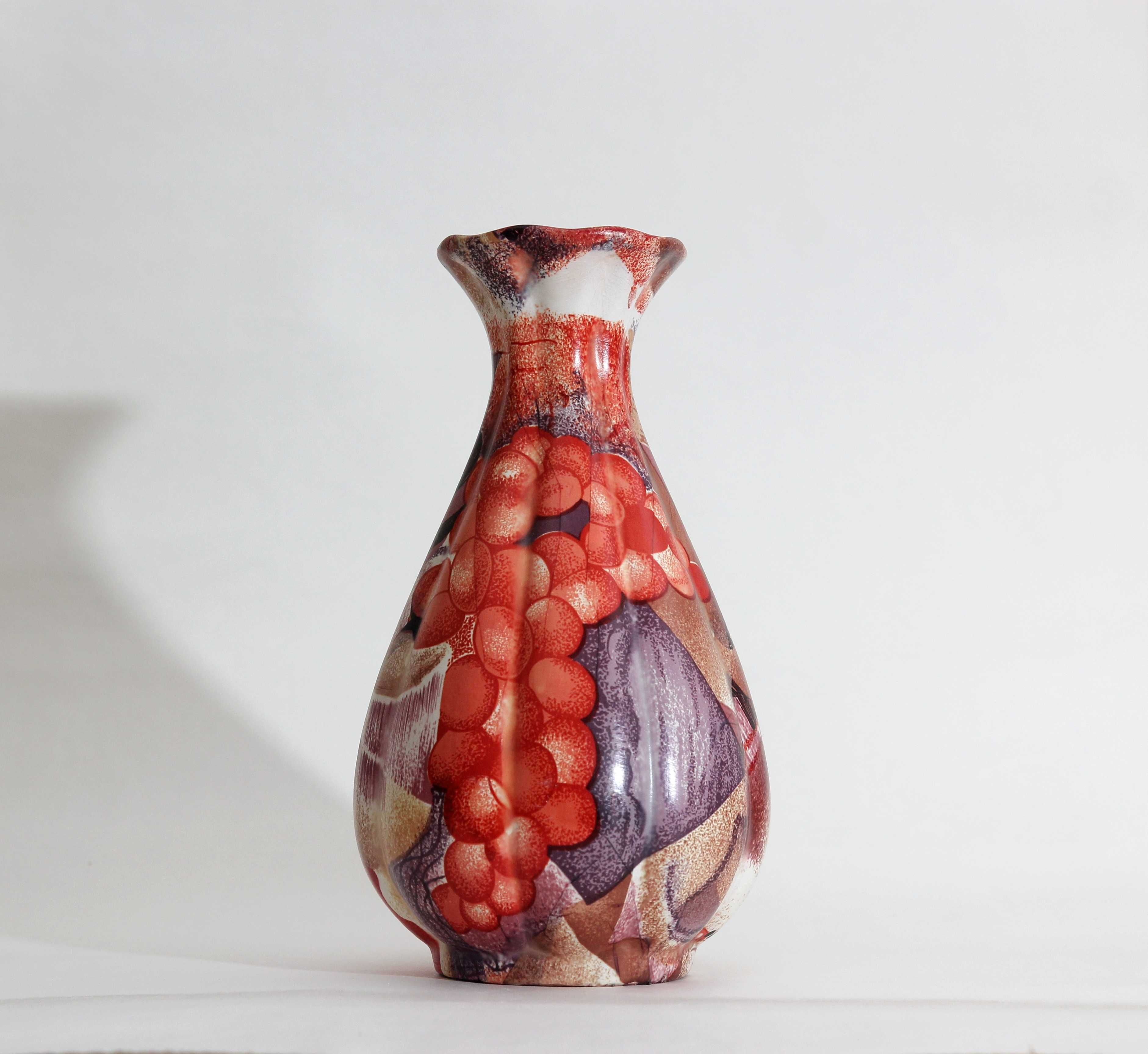 Глиняная ваза для цветов