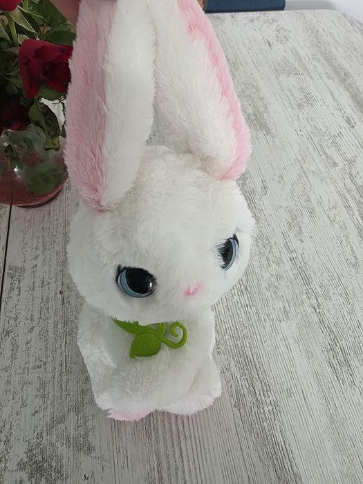 Jucarie de plus interactiva, My Fuzzy Friends, Poppy the Snuggling Bun