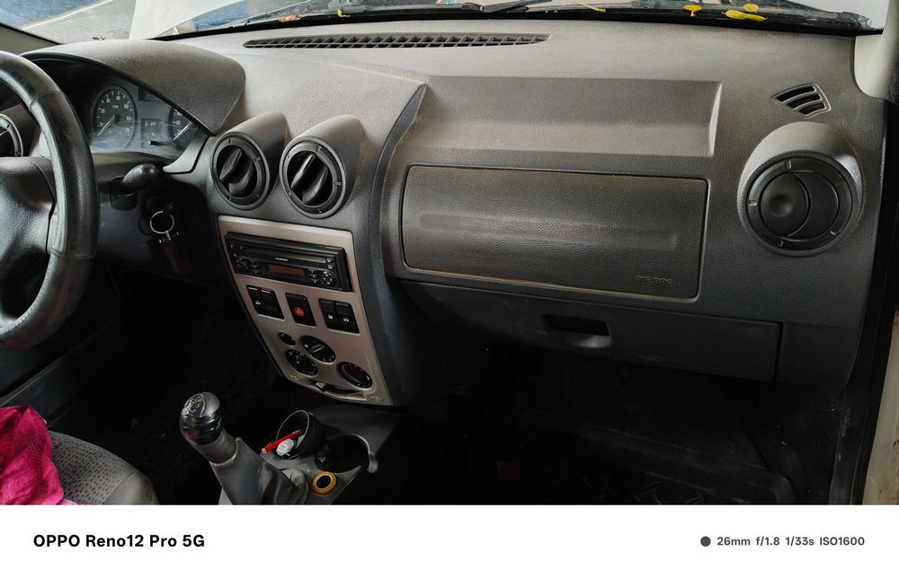 Vând Logan pick-up, 1,6 b, an 2010 sau schimb cu Logan 1,4 același an