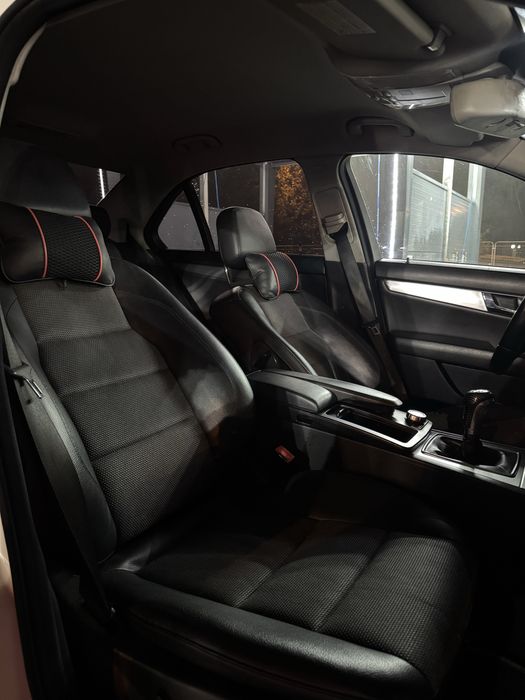 Mercedes C class CDI200 2012