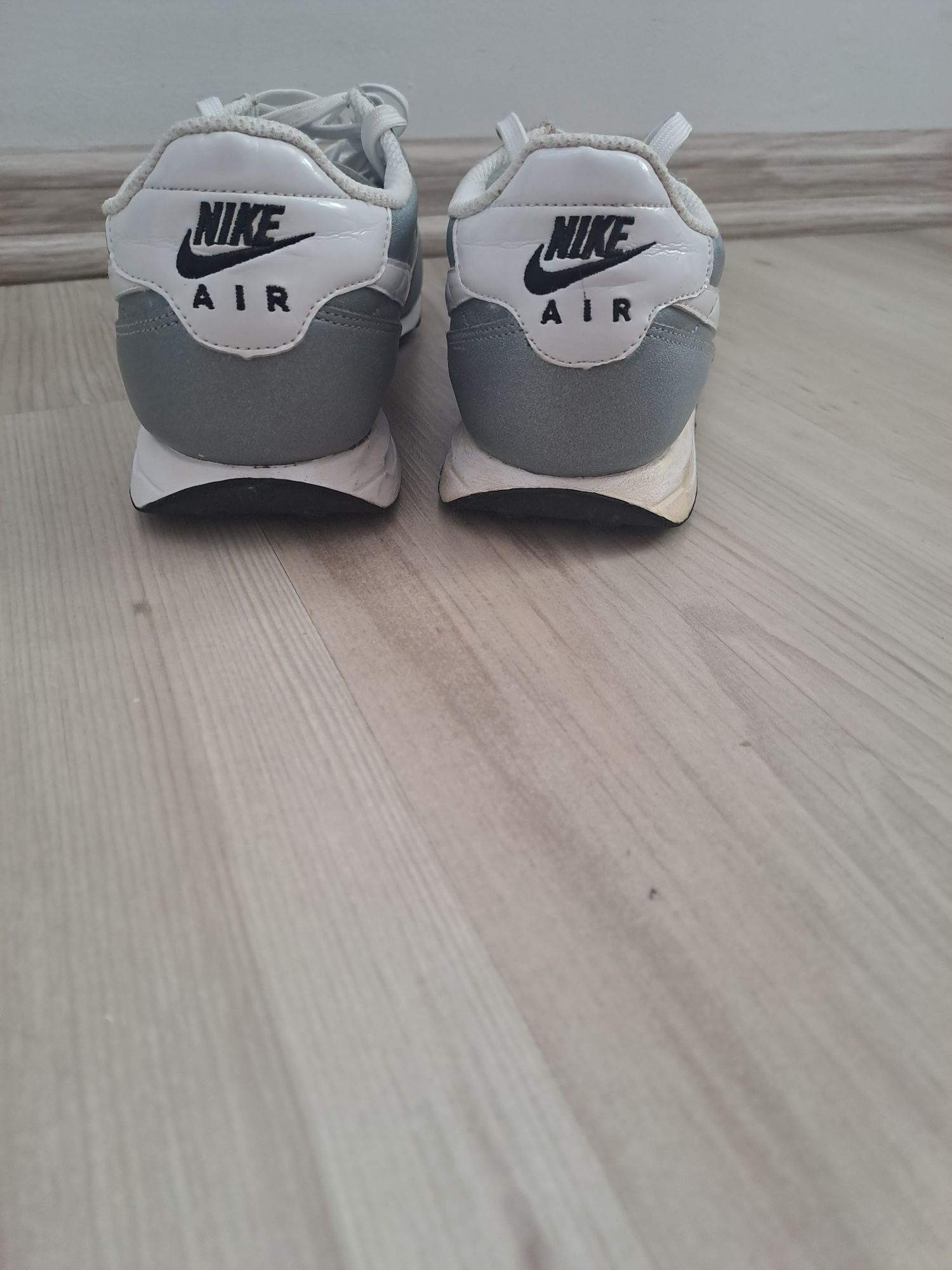 Дамски маратонки Nike Air