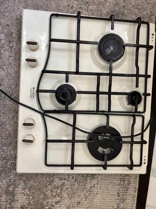 Газ плита 4 комфорный Ariston
