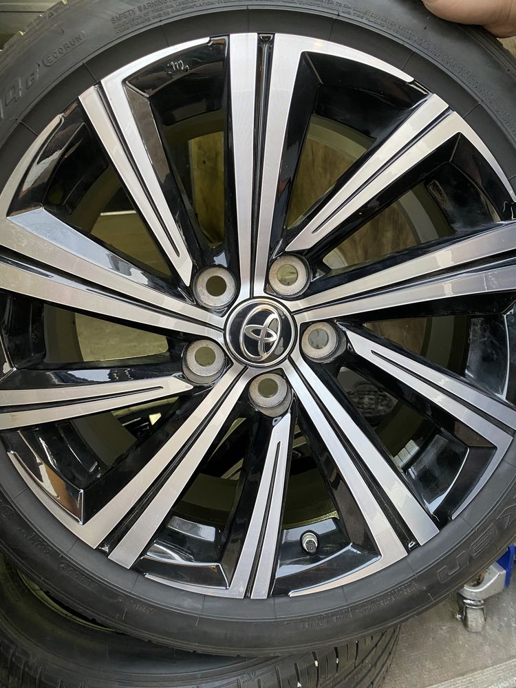 Jante Toyota  225/45/17 Anvelope noi