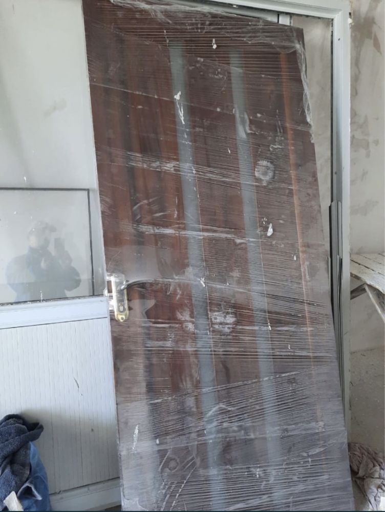 Двери из дерева