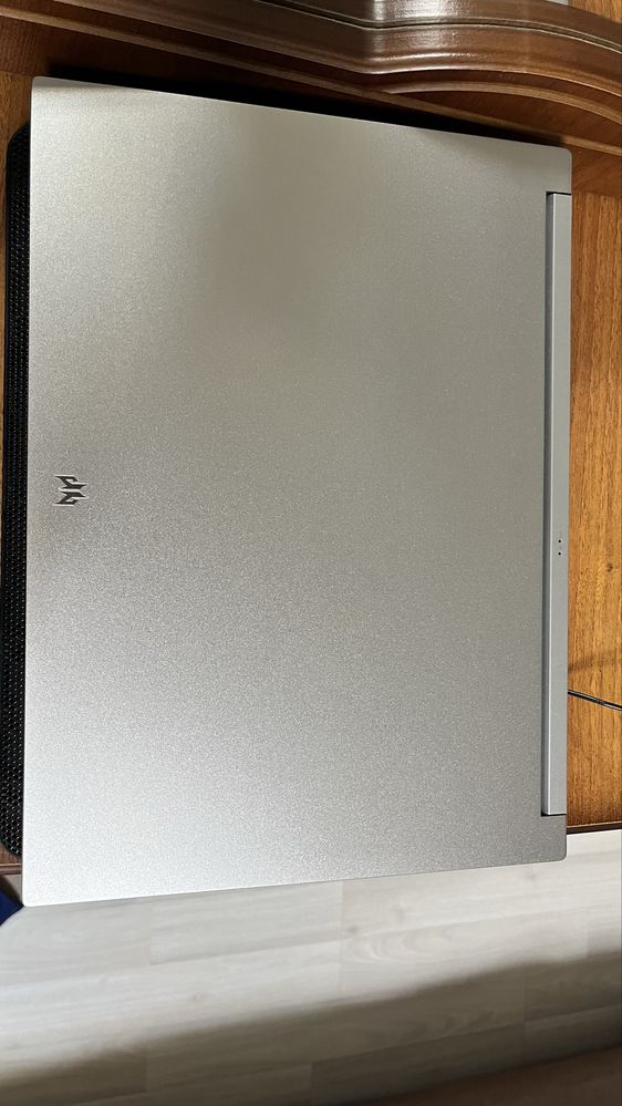 Aser predator triton 300se