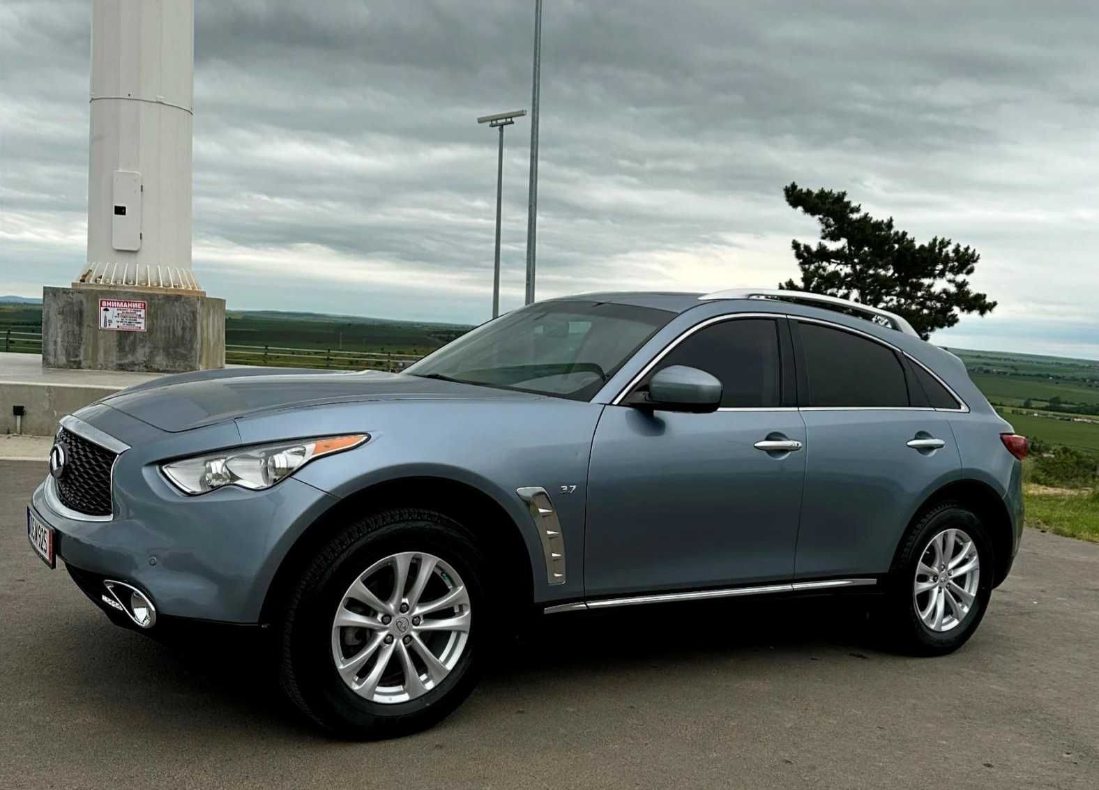 INFINITI QX70 3.7 V6 AWD, модел 2017 г., на реални 99300 км,