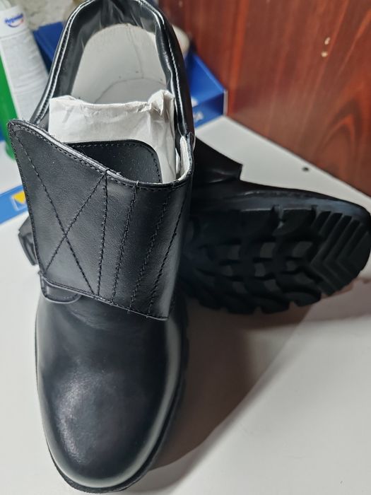 Ghete din piele produse în România