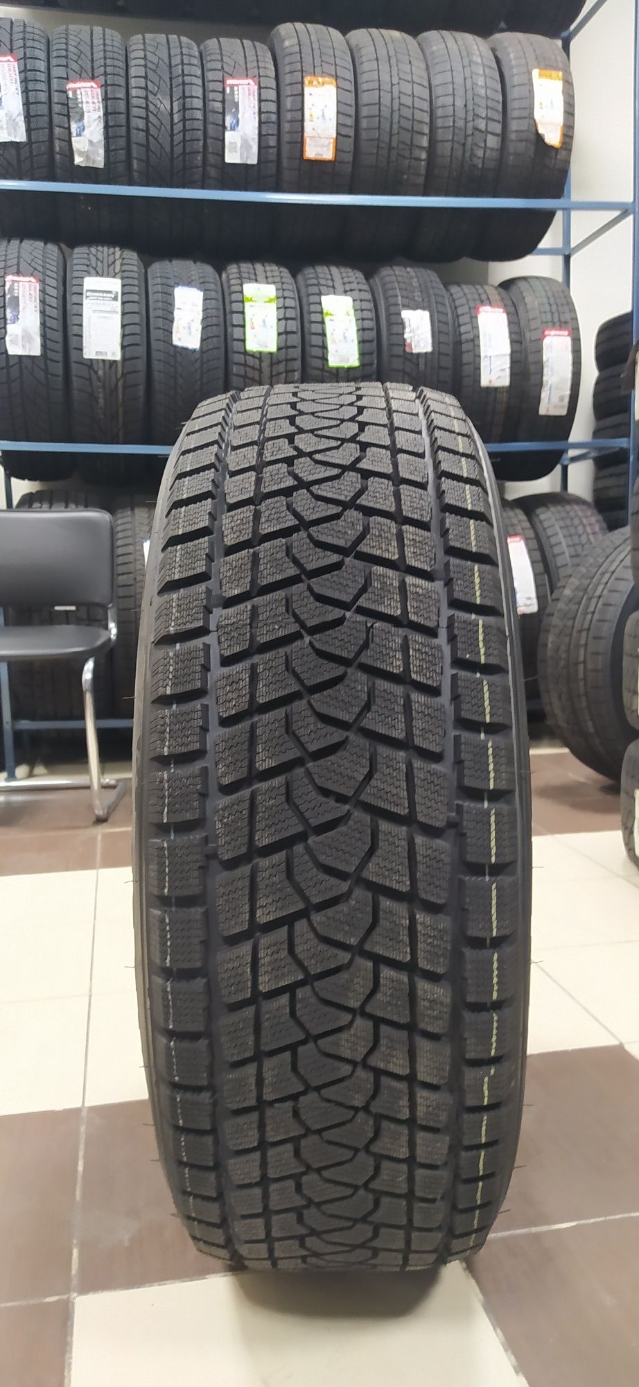 275/65R17 Triangle TR797