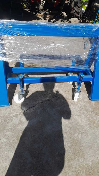 Vand capra mobila cu roti - sustine 5T