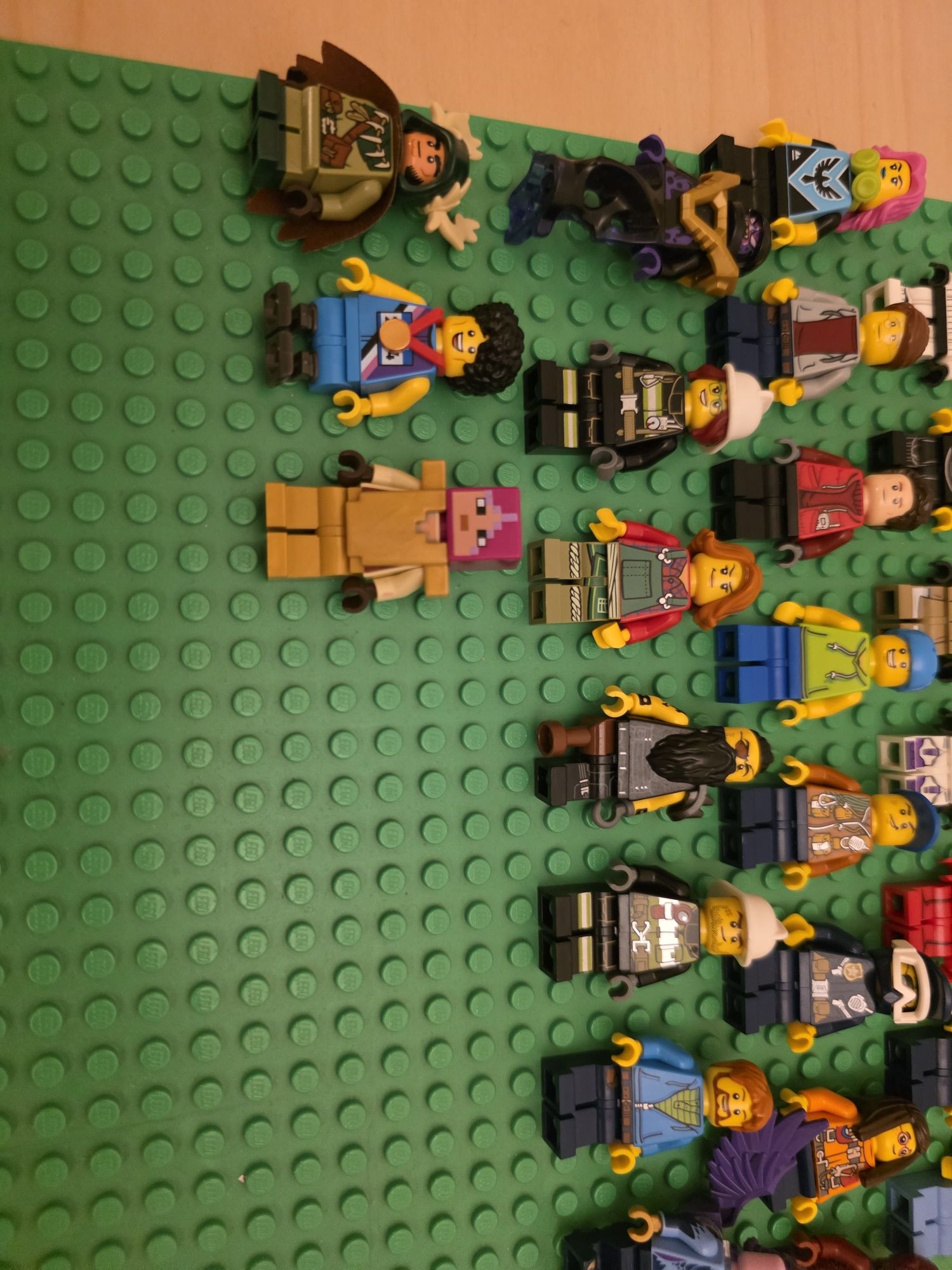 Figurine LEGO din toate seriile